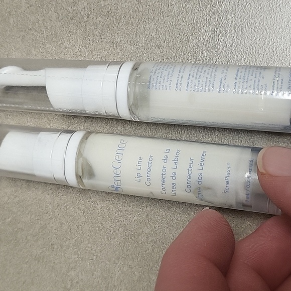 Senegence lip line corrector, new in pkg - Picture 2 of 3